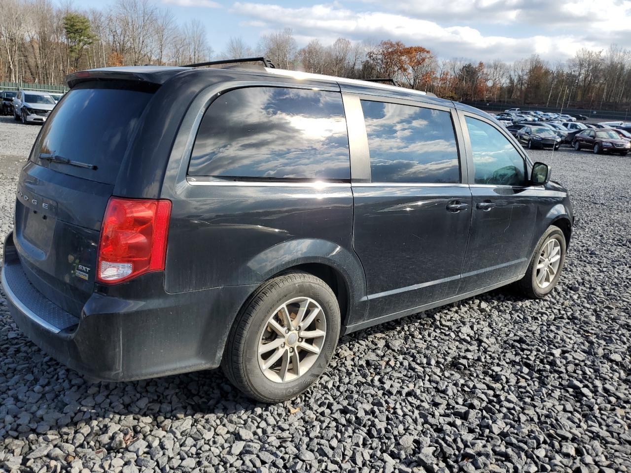 2019 Dodge Caravan - zdjęcie 3