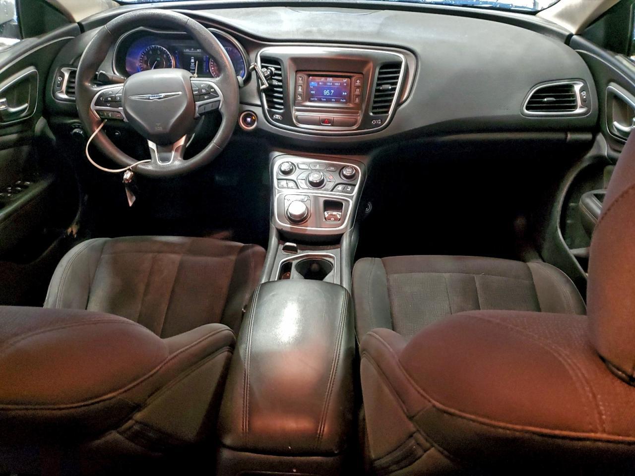 2016 Chrysler 200 - zdjęcie 8