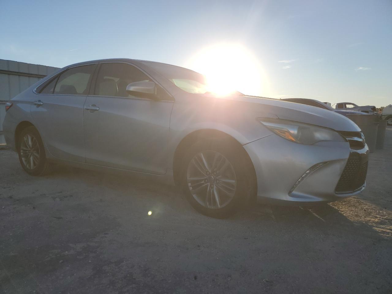 2017 Toyota Camry - zdjęcie 4