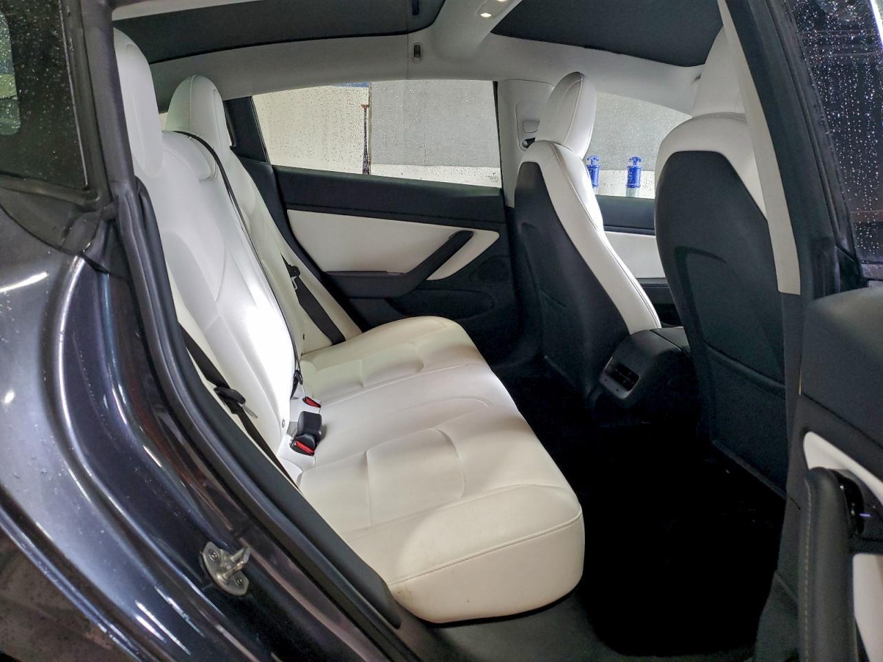 2018 Tesla Model 3 - zdjęcie 10