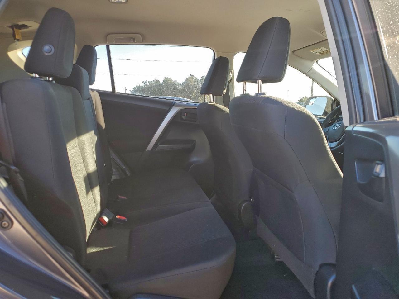 2017 Toyota Rav4 Le - zdjęcie 11