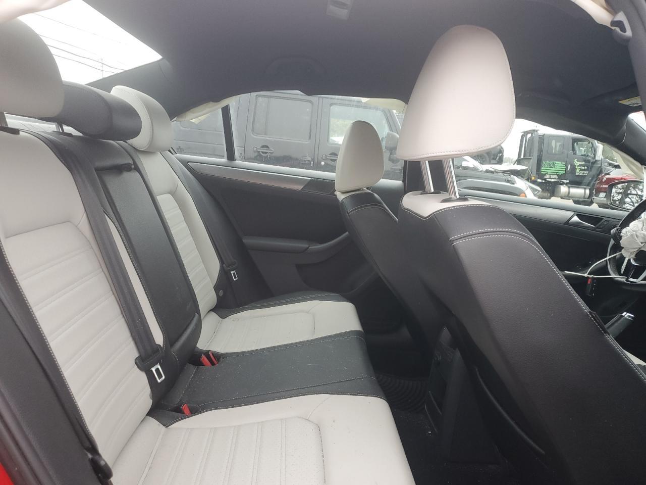 2016 Volkswagen Jetta - zdjęcie 10