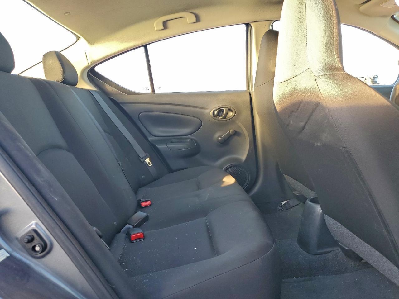 2017 Nissan Versa - zdjęcie 10