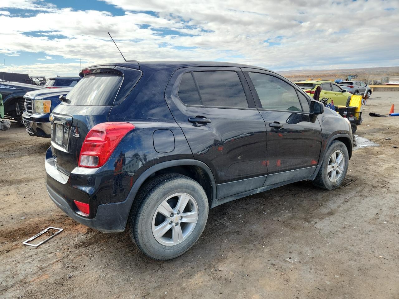 2021 Chevrolet Trax Ls - zdjęcie 3