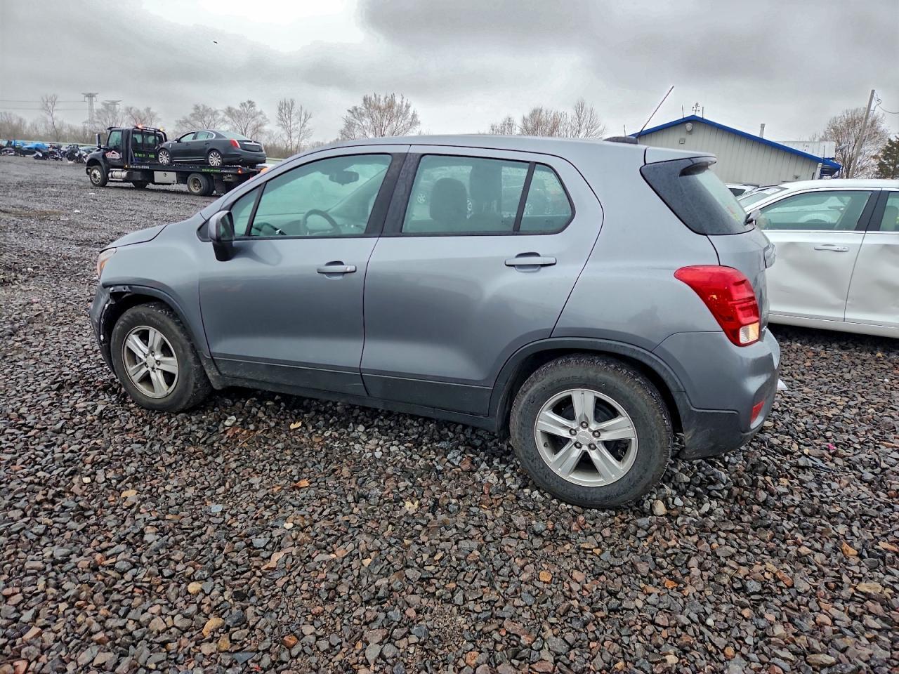 2020 Chevrolet Trax Ls - zdjęcie 2