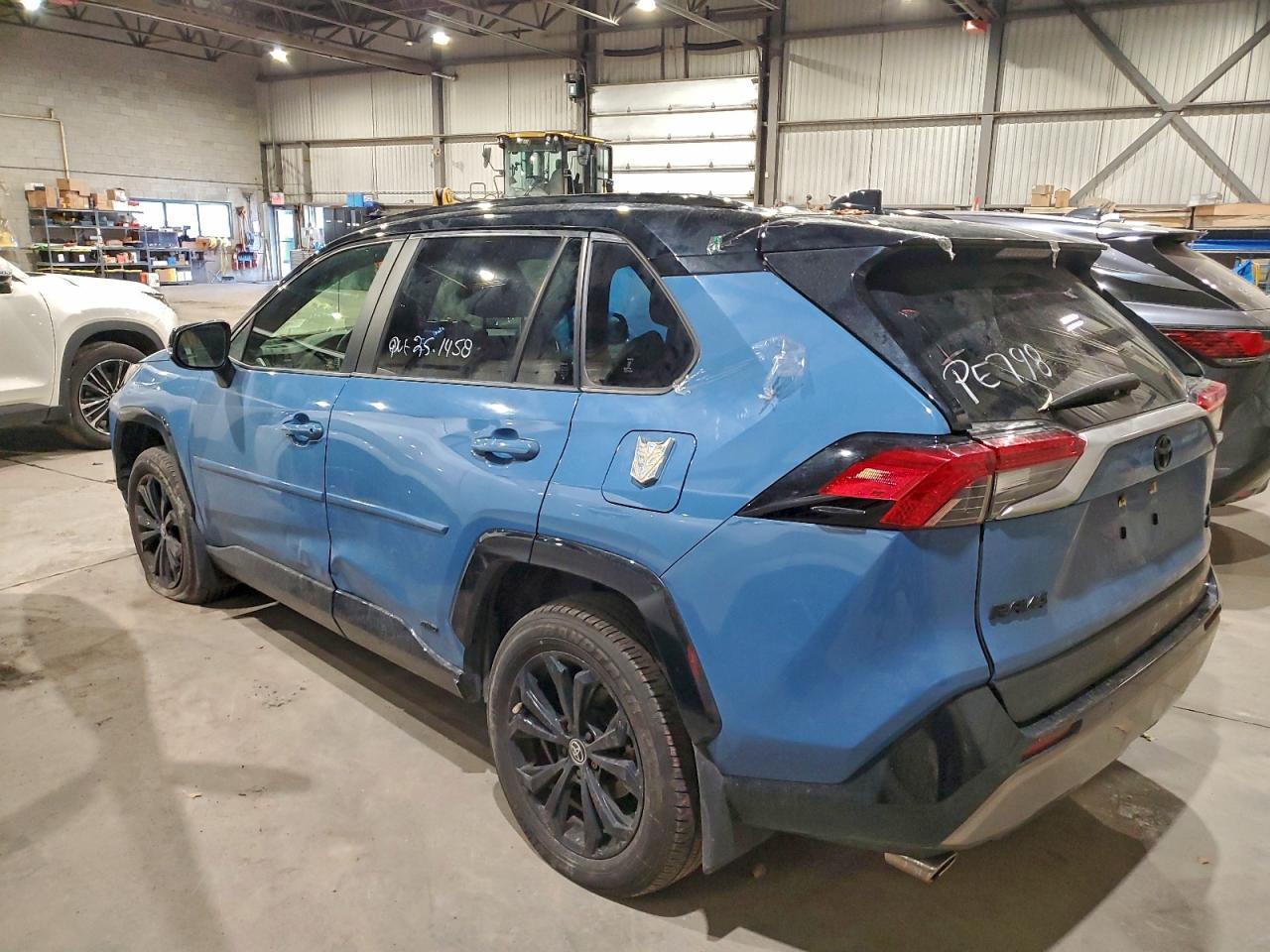 2022 Toyota RAV 4 - zdjęcie 2