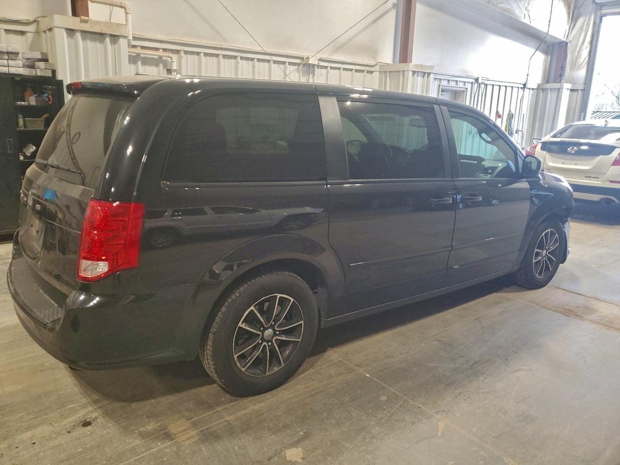 2016 Dodge Caravan - zdjęcie 3