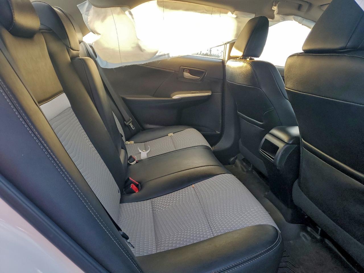 2014 Toyota Camry - zdjęcie 10