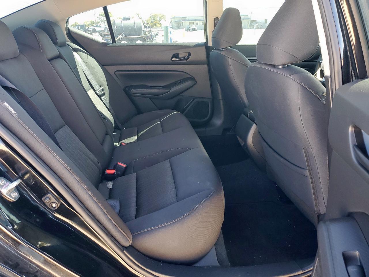 2024 Nissan Altima - zdjęcie 10