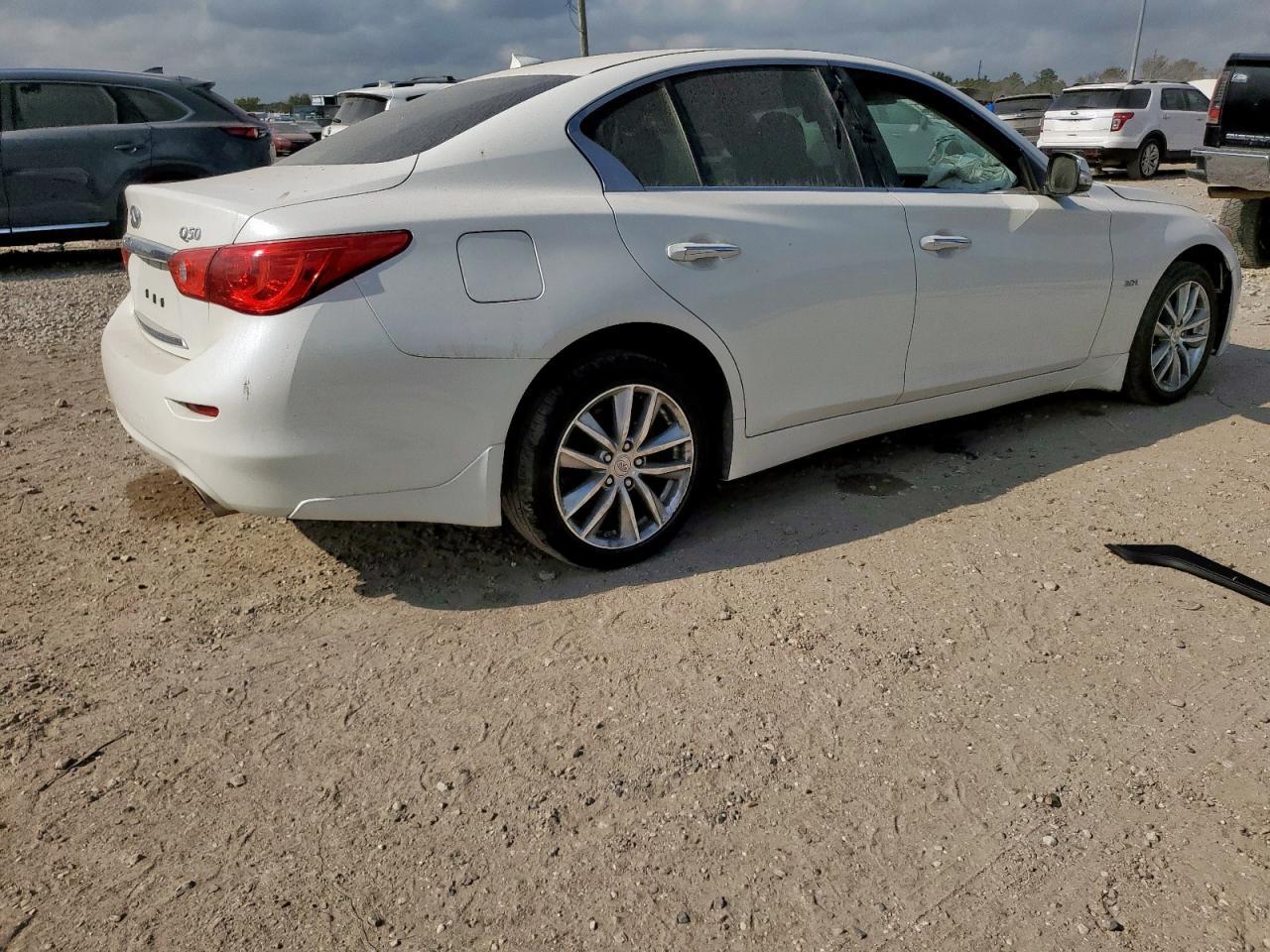 2016 Infiniti Q50 - zdjęcie 3