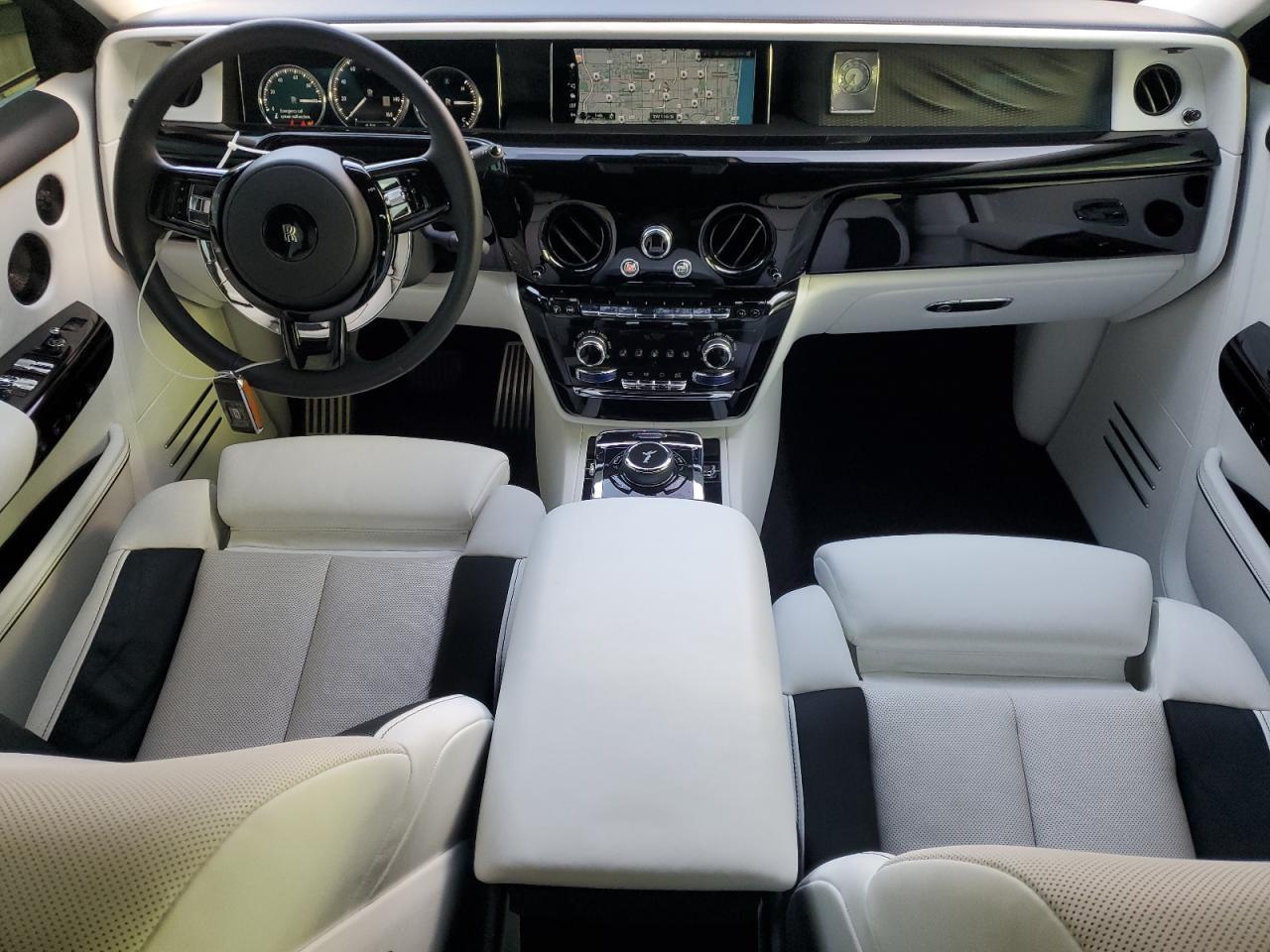 2022 Rolls-Royce Phantom - zdjęcie 8