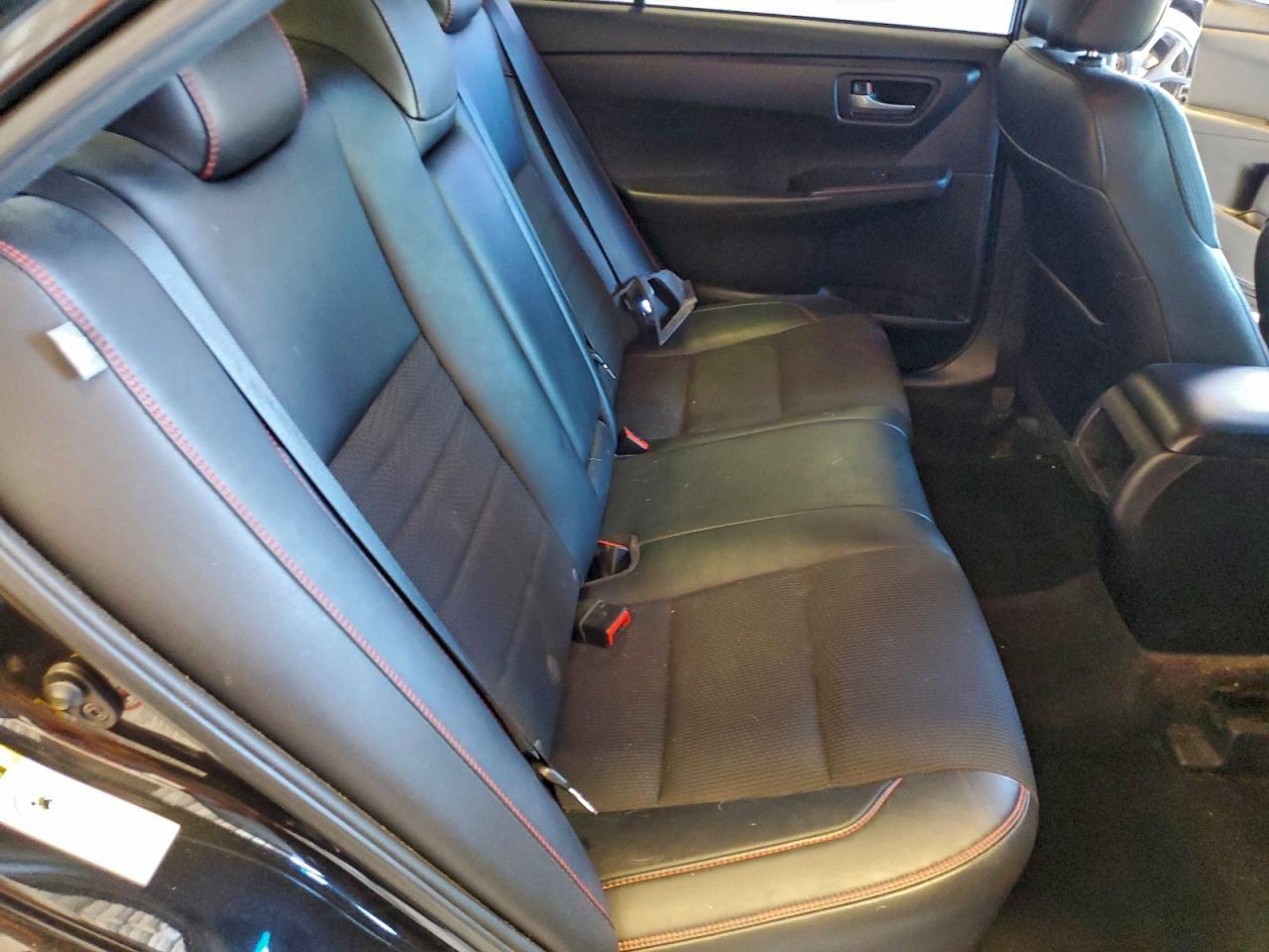 2016 Toyota Camry - zdjęcie 10