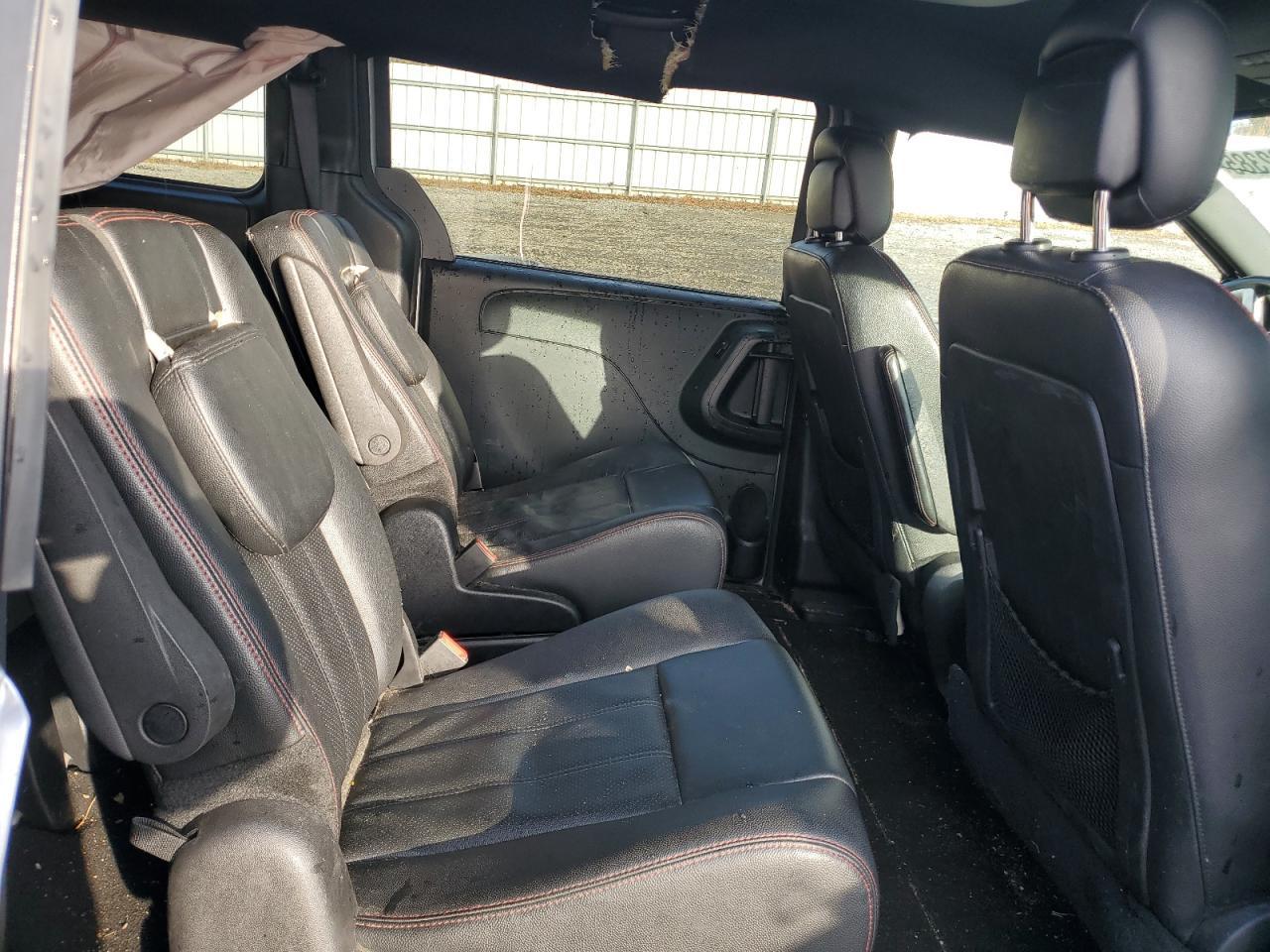 2016 Dodge Grand Caravan R/T - zdjęcie 11