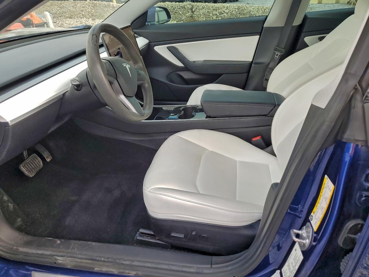 2020 Tesla Model 3 - zdjęcie 7