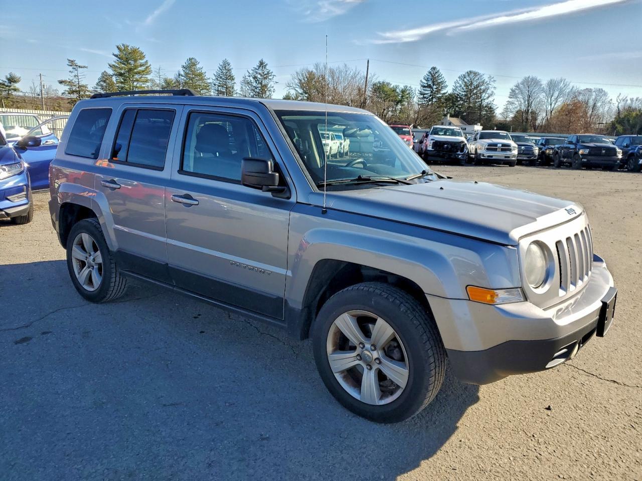 2014 Jeep Liberty (Patriot) - zdjęcie 4