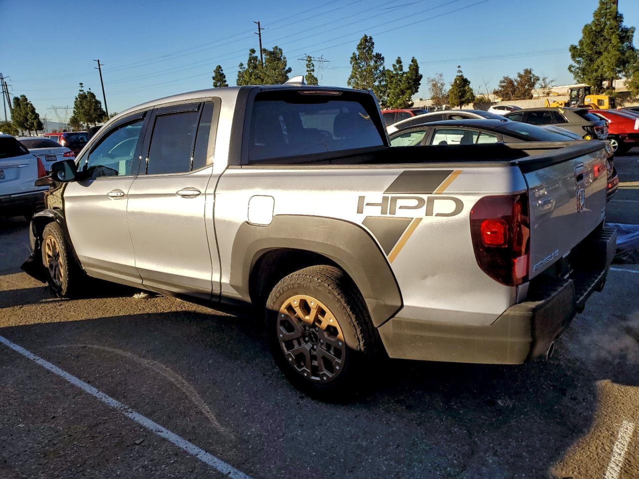 2021 Honda Ridgeline - zdjęcie 2