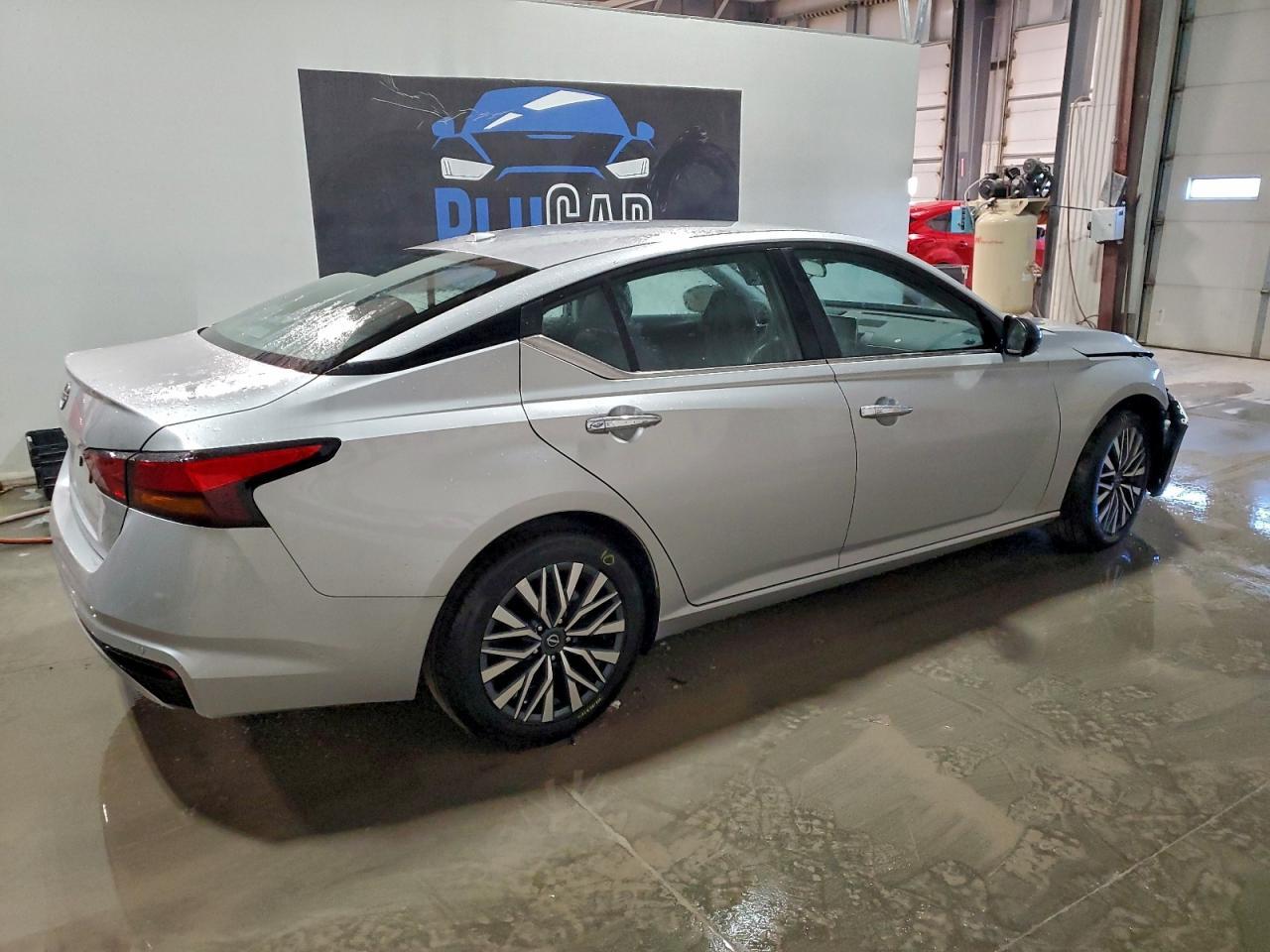 2025 Nissan Altima - zdjęcie 3