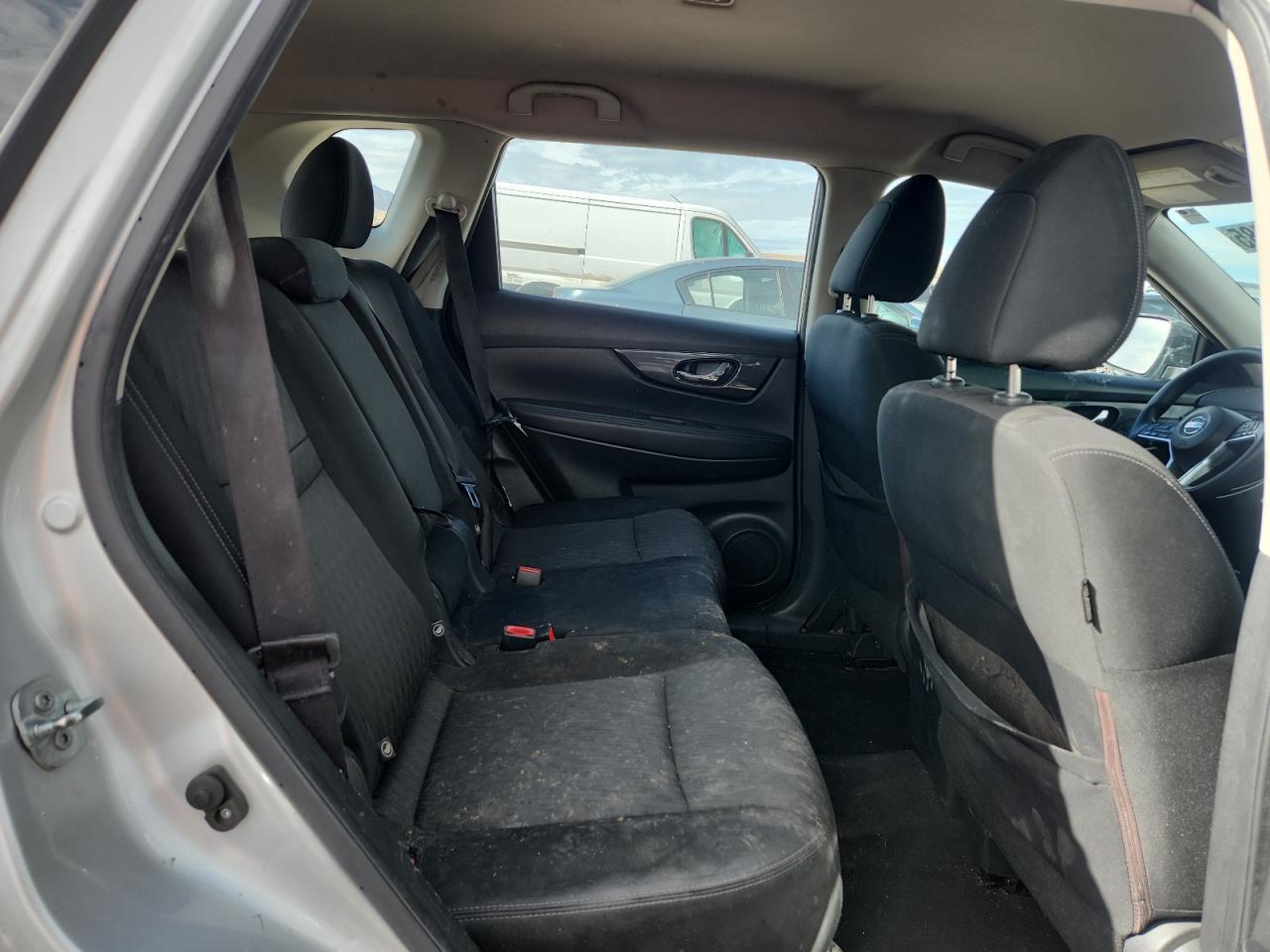 2017 Nissan Rogue S - zdjęcie 10