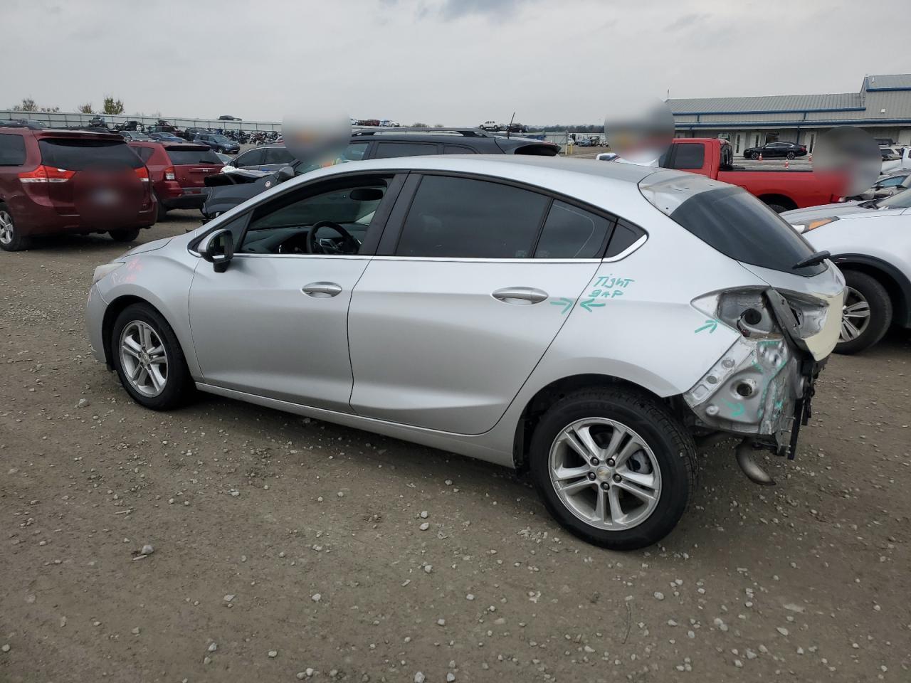 2018 Chevrolet Cruze Lt - zdjęcie 2