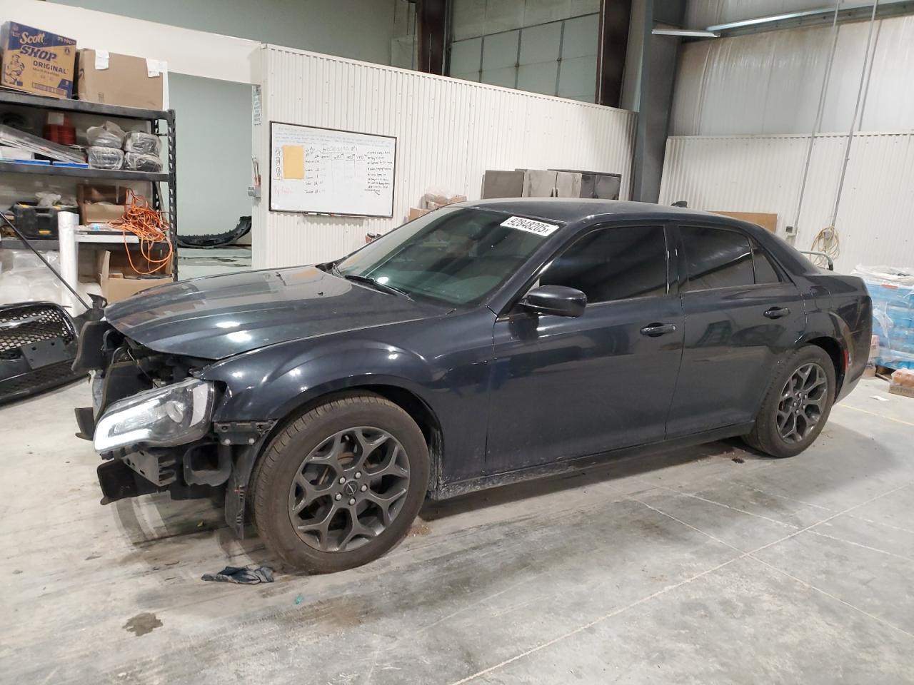 2018 Chrysler 300 S - zdjęcie główne