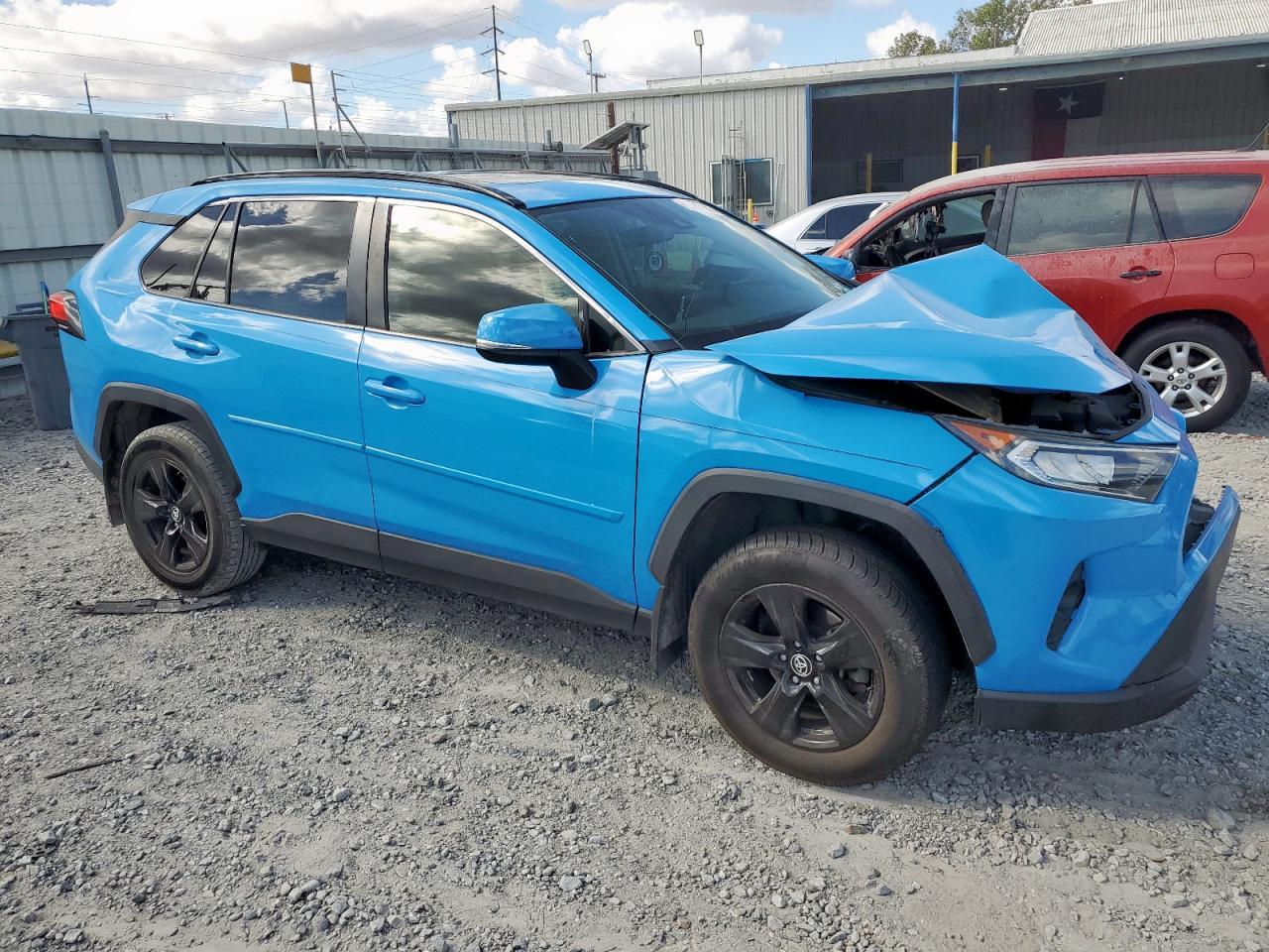 2020 Toyota Rav4 Xle - zdjęcie 4