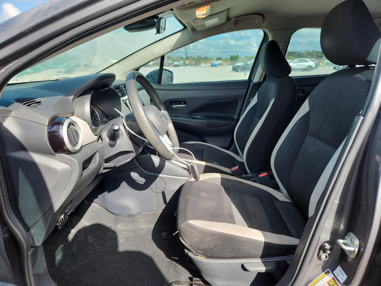 2021 Nissan Versa Sv - zdjęcie 7