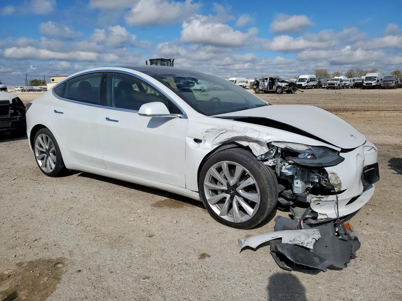 2020 Tesla Model 3 - zdjęcie 4
