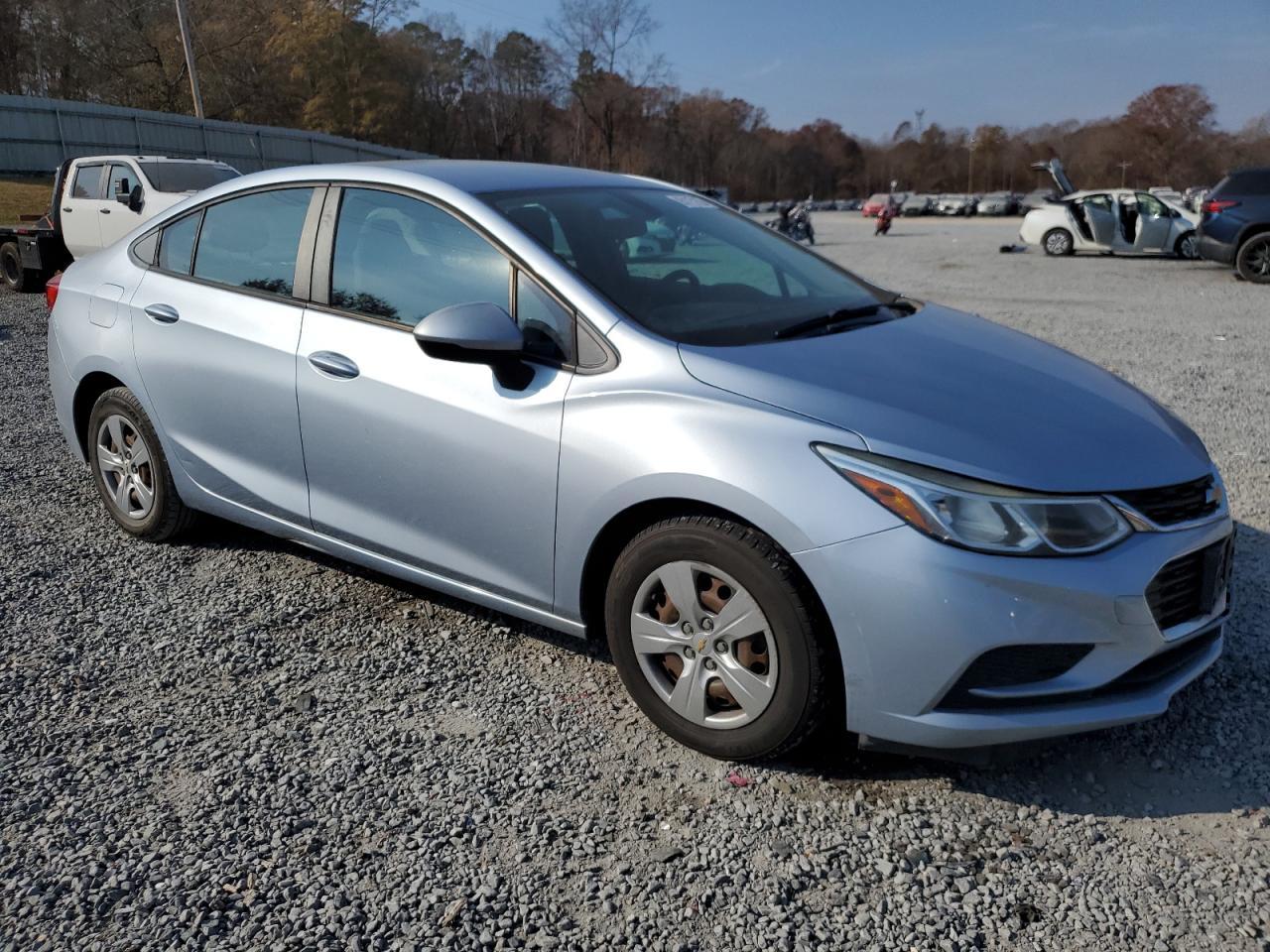 2017 Chevrolet Cruze Ls - zdjęcie 4