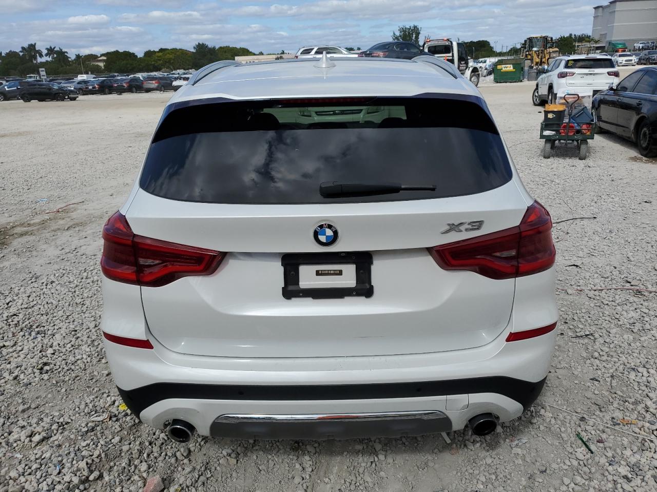 2018 BMW X3 - zdjęcie 6