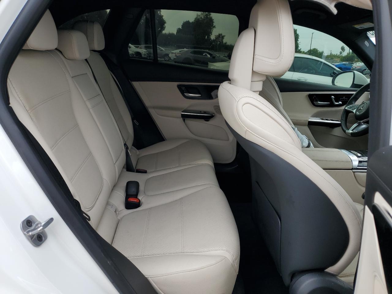 2025 Mercedes-Benz Glc 300 - zdjęcie 11