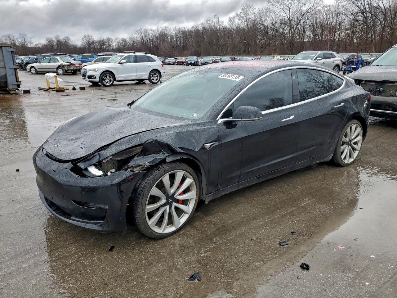 2019 Tesla Model 3 - zdjęcie główne