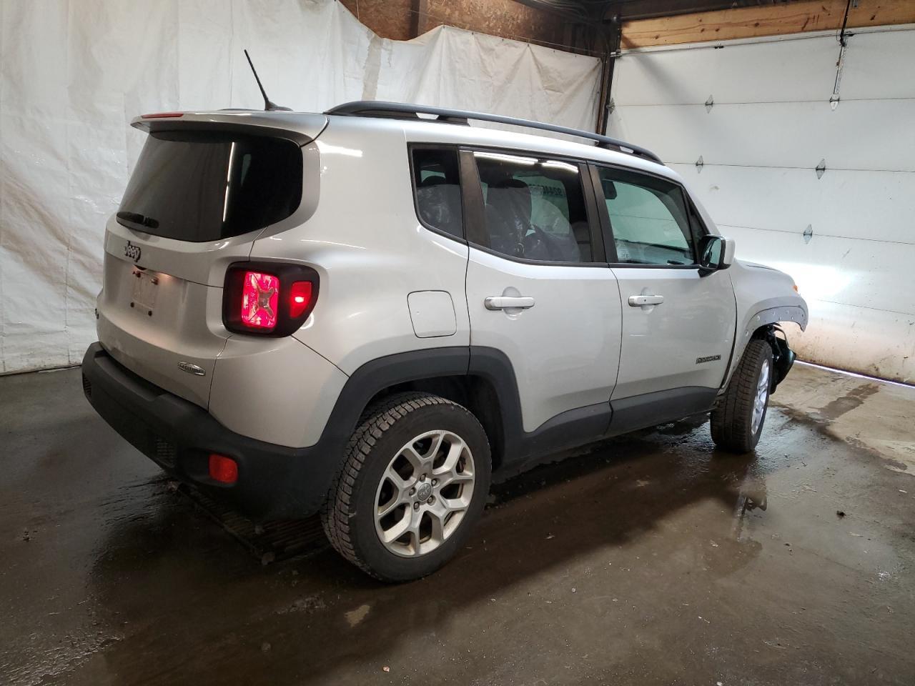 2016 Jeep Renegade - zdjęcie 3