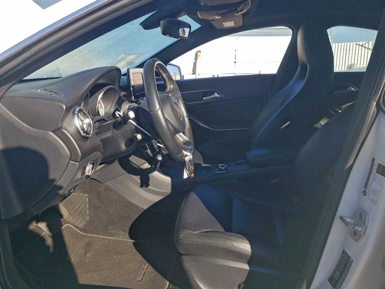 2015 Mercedes-Benz Klasa CLA - zdjęcie 7