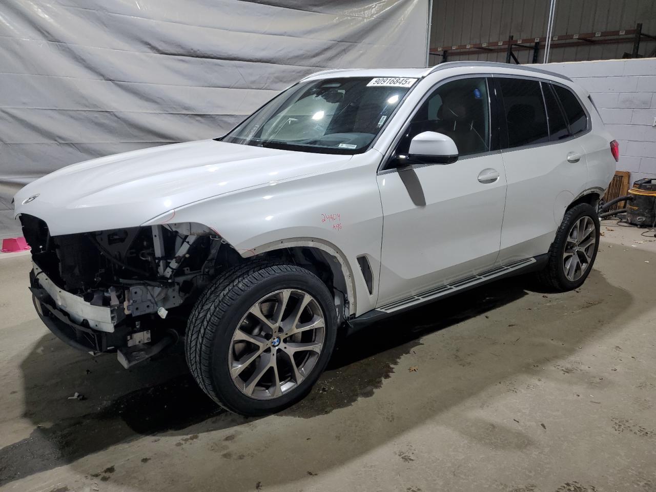 2021 BMW X5 xDrive40I - zdjęcie główne