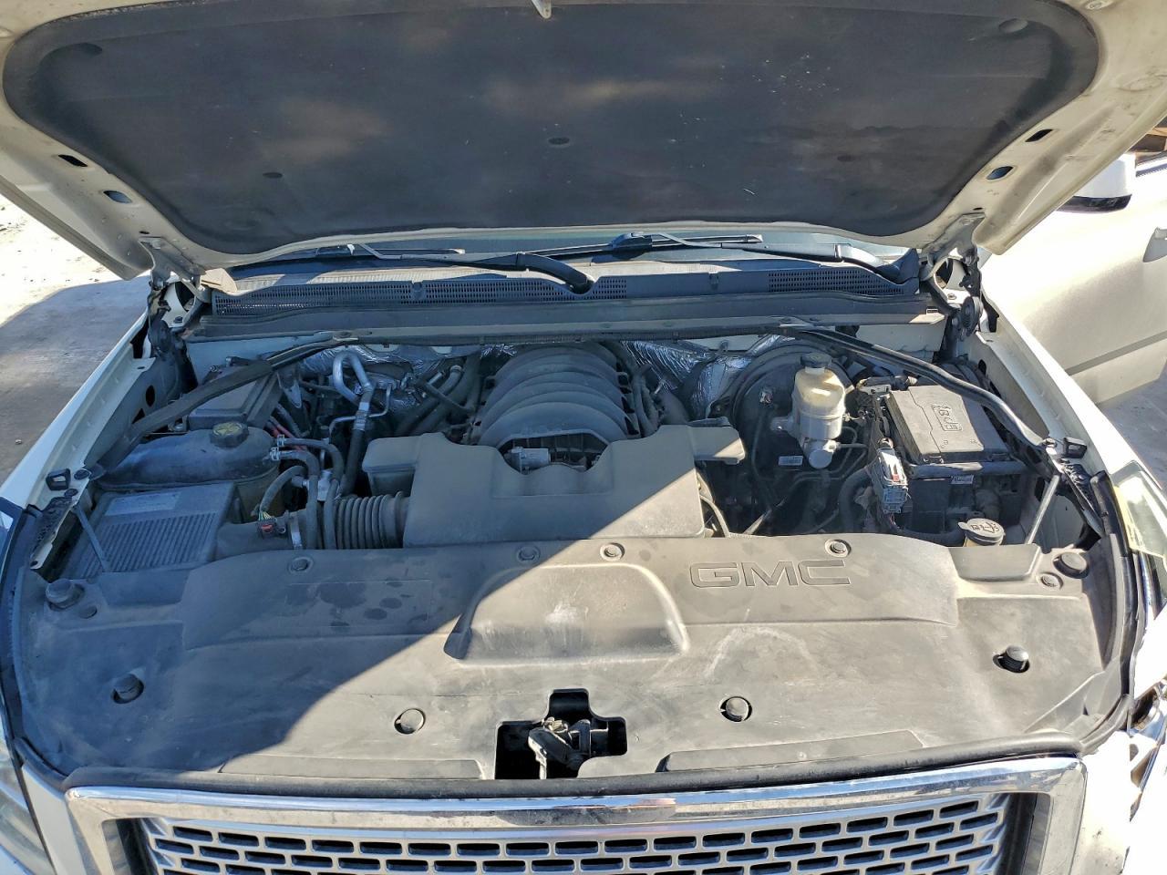 2015 GMC Yukon - zdjęcie 12