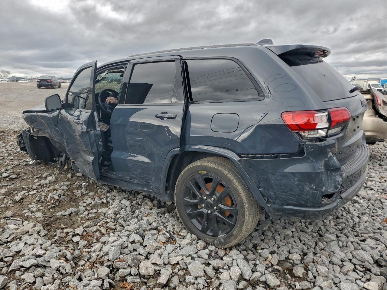 2017 Jeep Cherokee L - zdjęcie 2