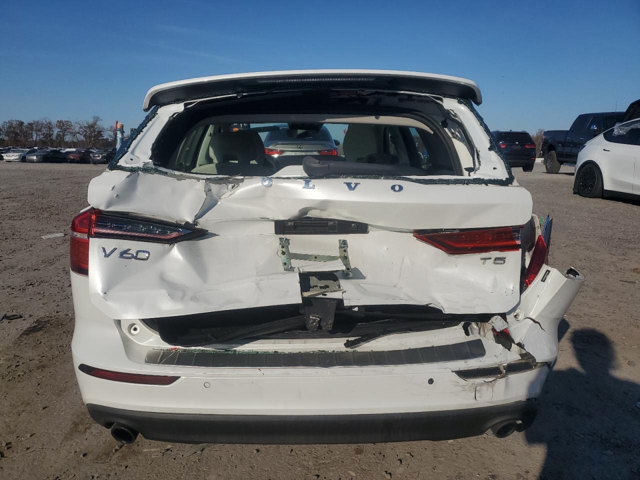 2020 Volvo V60 T5 Momentum - zdjęcie 6