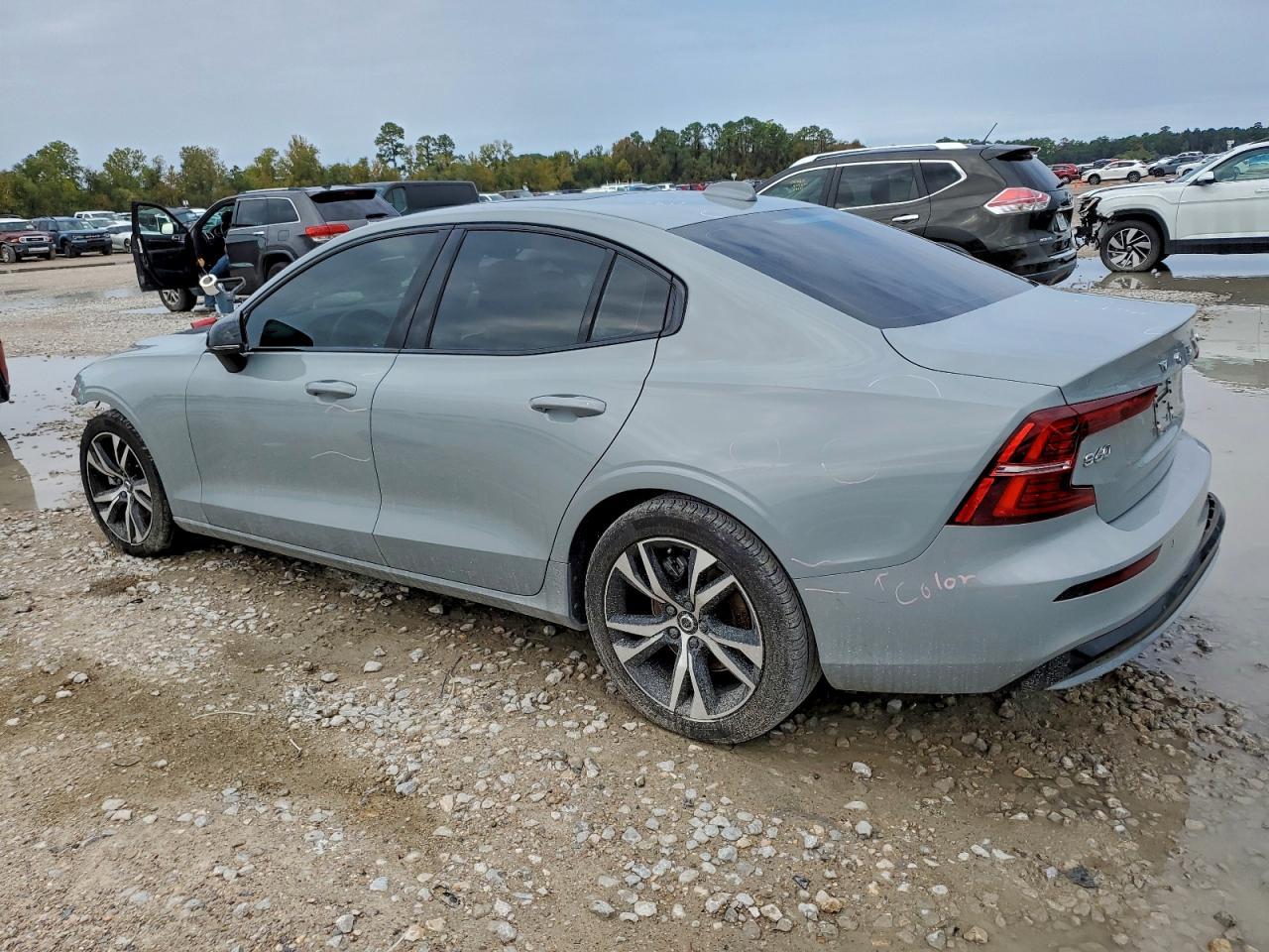 2025 Volvo S60 Core - zdjęcie 2