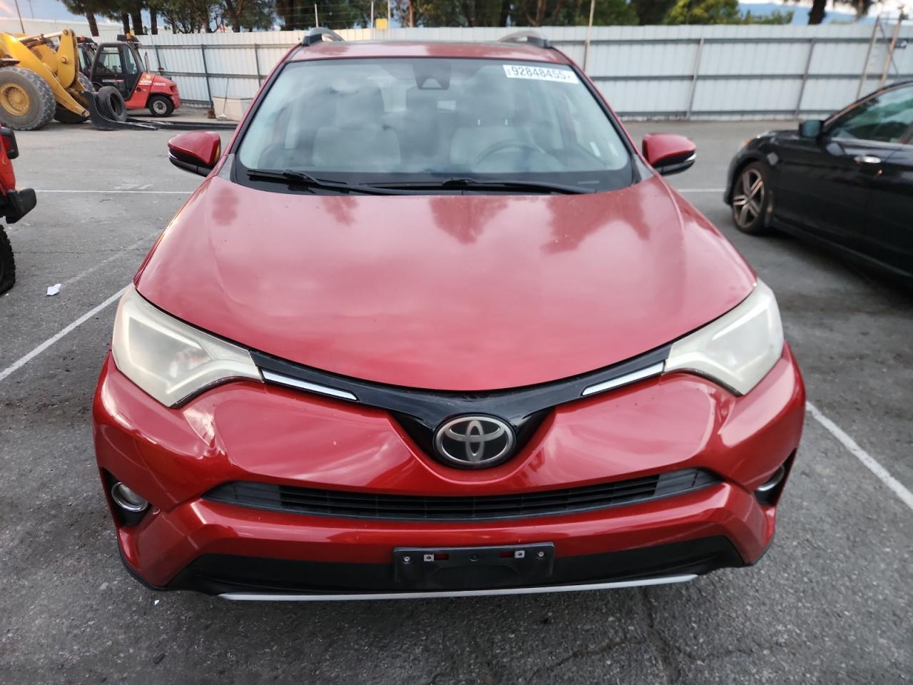 2017 Toyota RAV 4 - zdjęcie 5