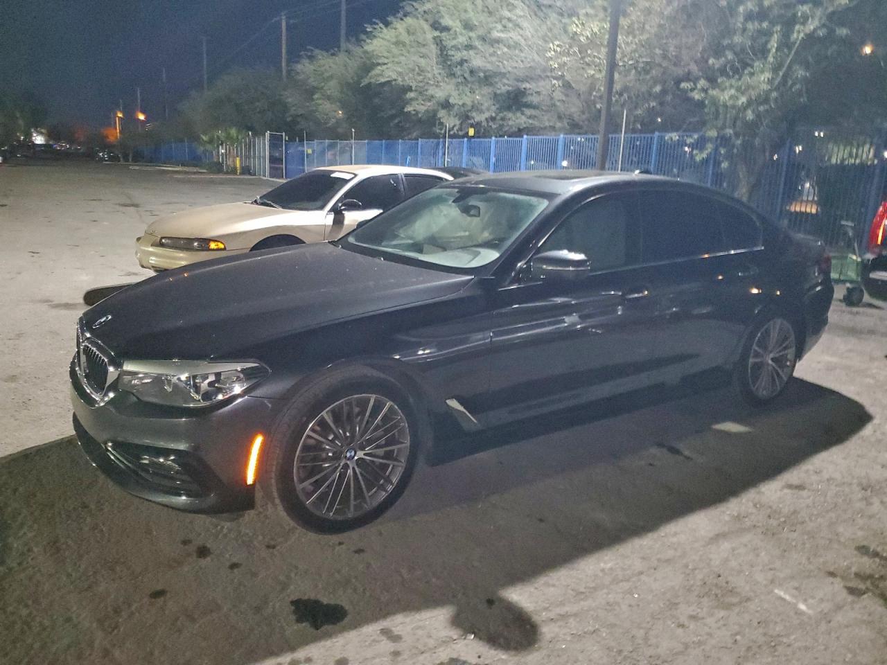 2018 BMW Seria 5 - zdjęcie główne