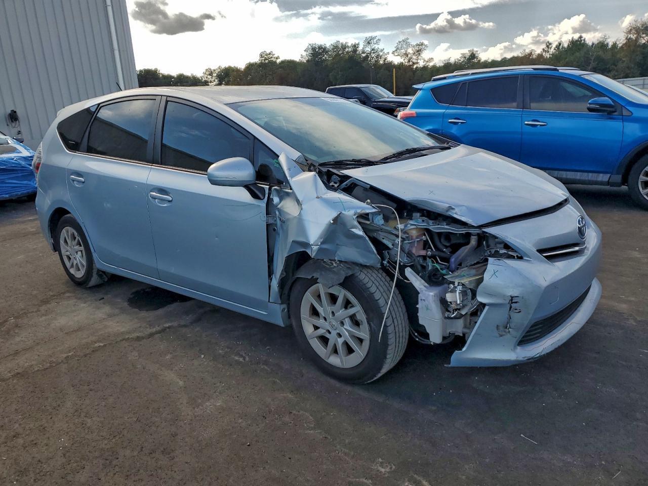 2013 Toyota Prius v (+) - zdjęcie 4