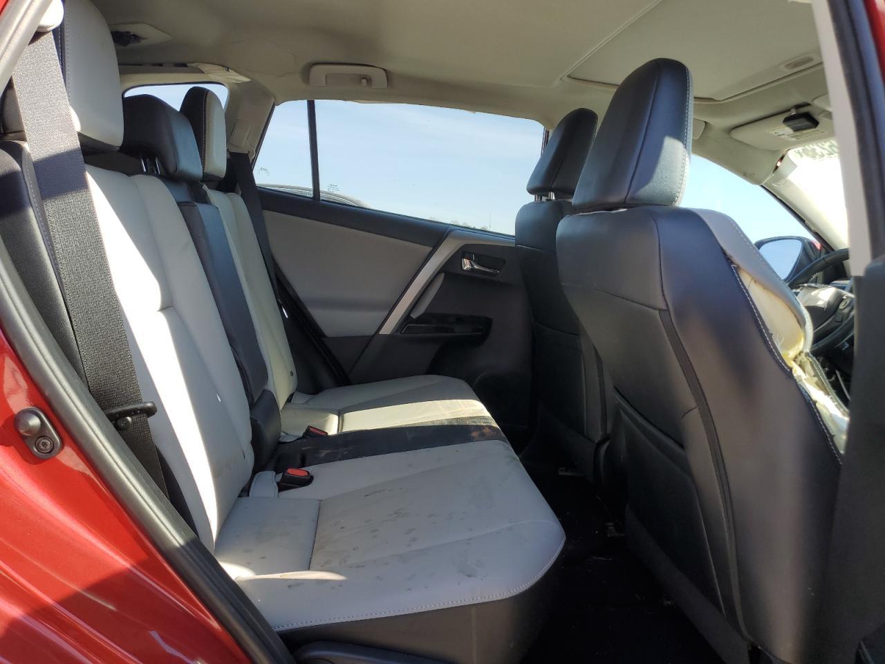 2017 Toyota RAV 4 - zdjęcie 11