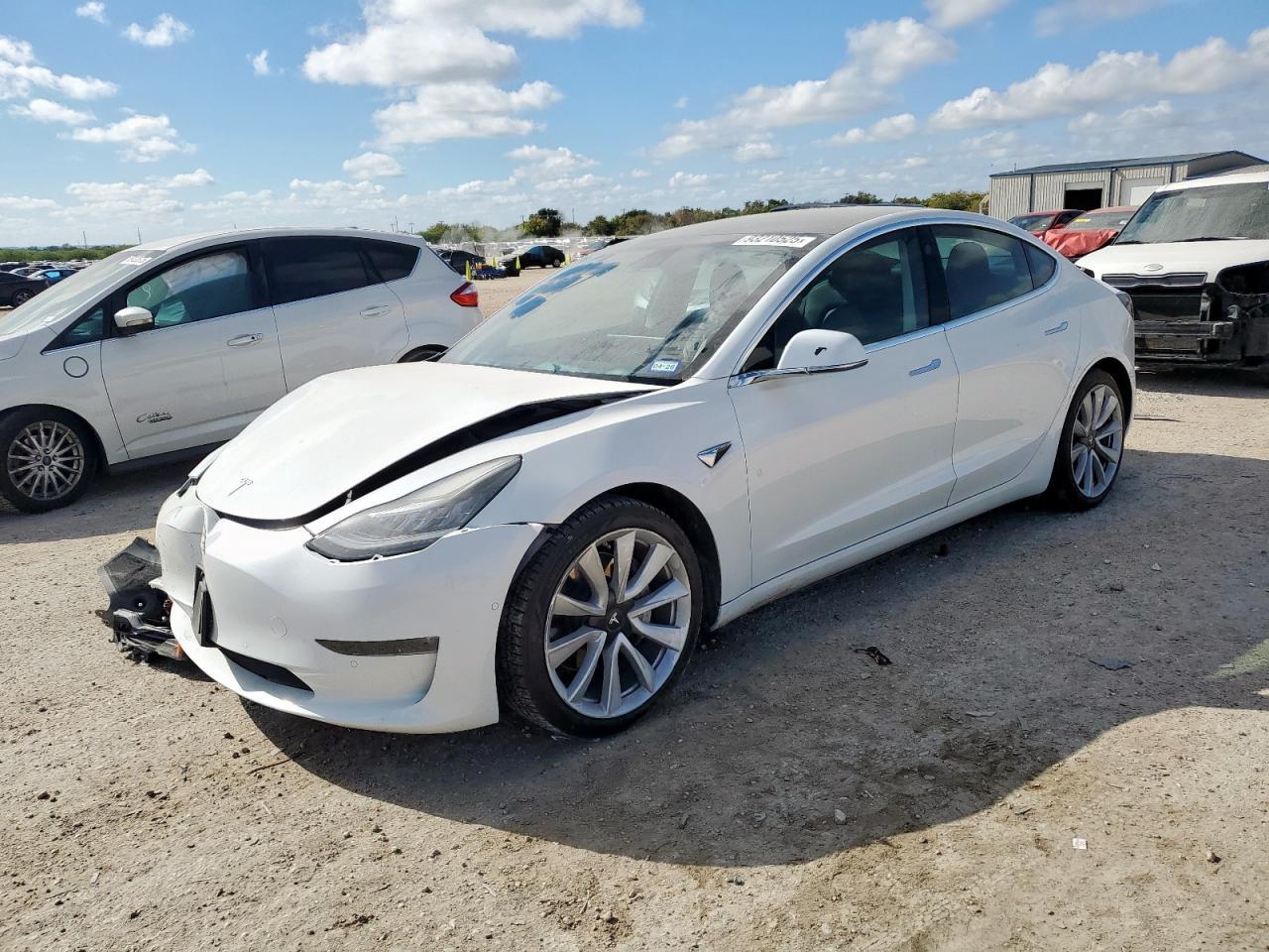 2020 Tesla Model 3 - zdjęcie główne