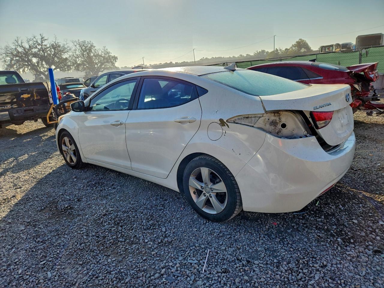 2013 Hyundai Elantra - zdjęcie 2