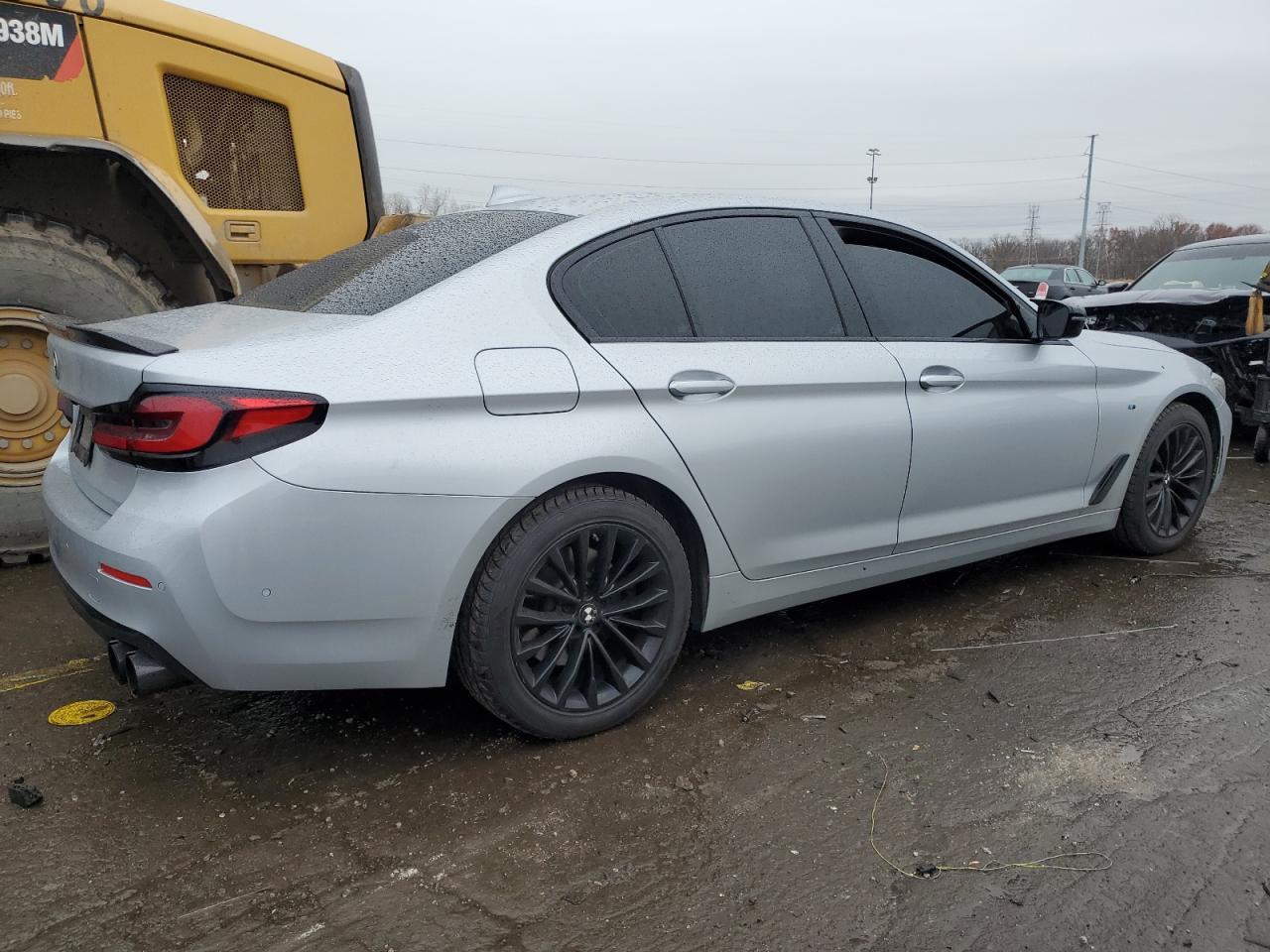 2021 BMW 530 Xi - zdjęcie 3