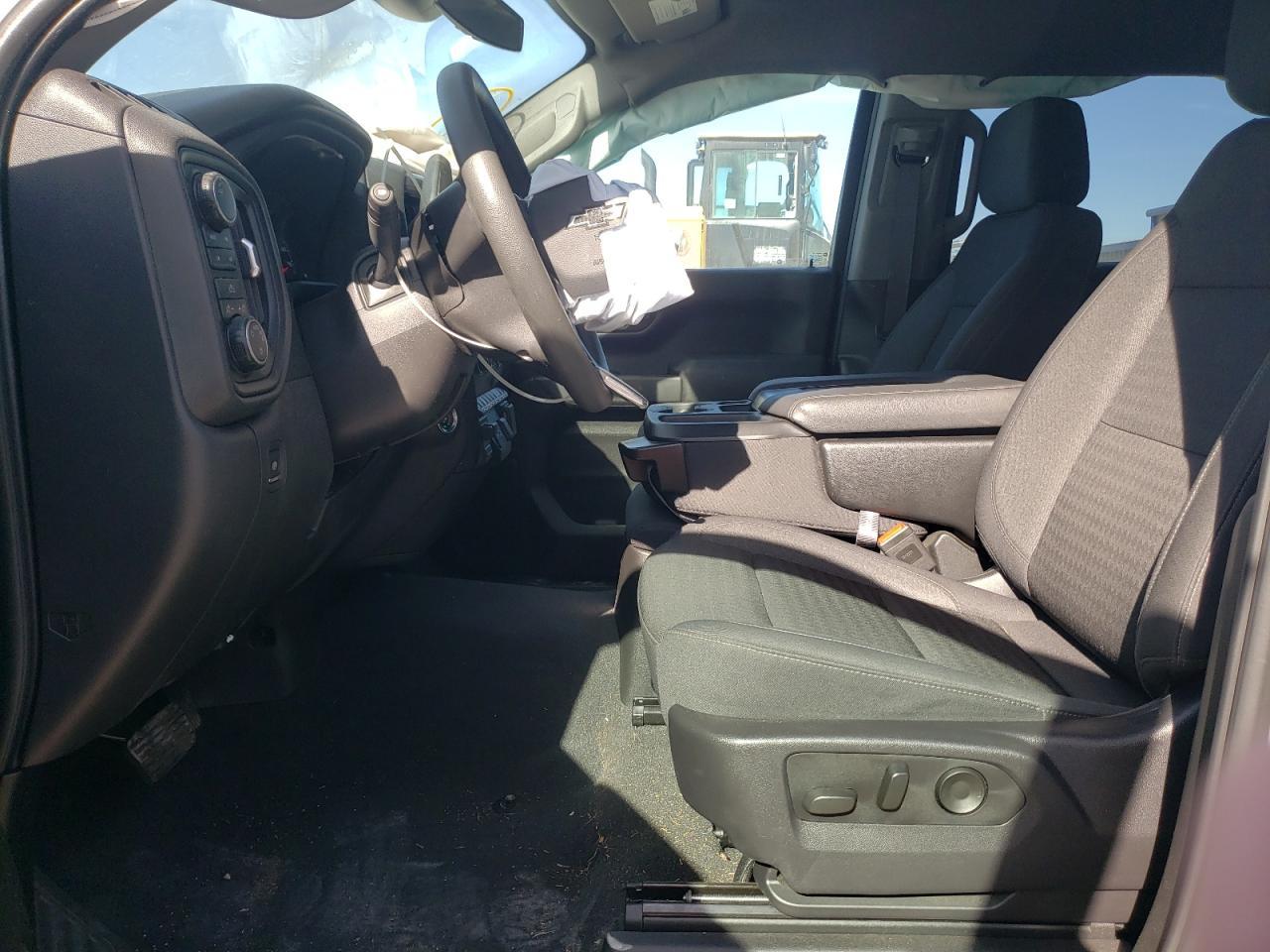 2024 Chevrolet Silverado - zdjęcie 7