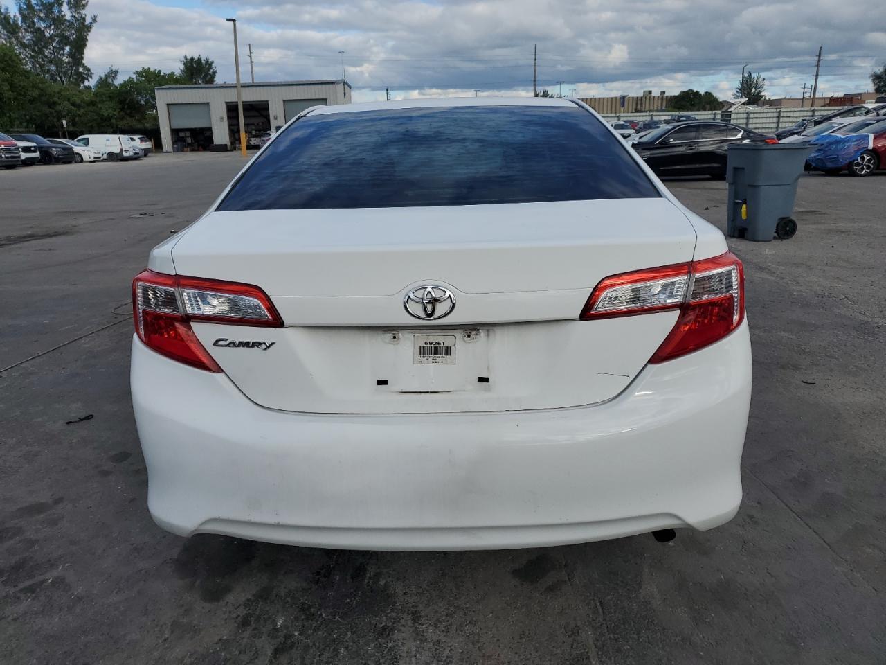 2014 Toyota Camry - zdjęcie 6