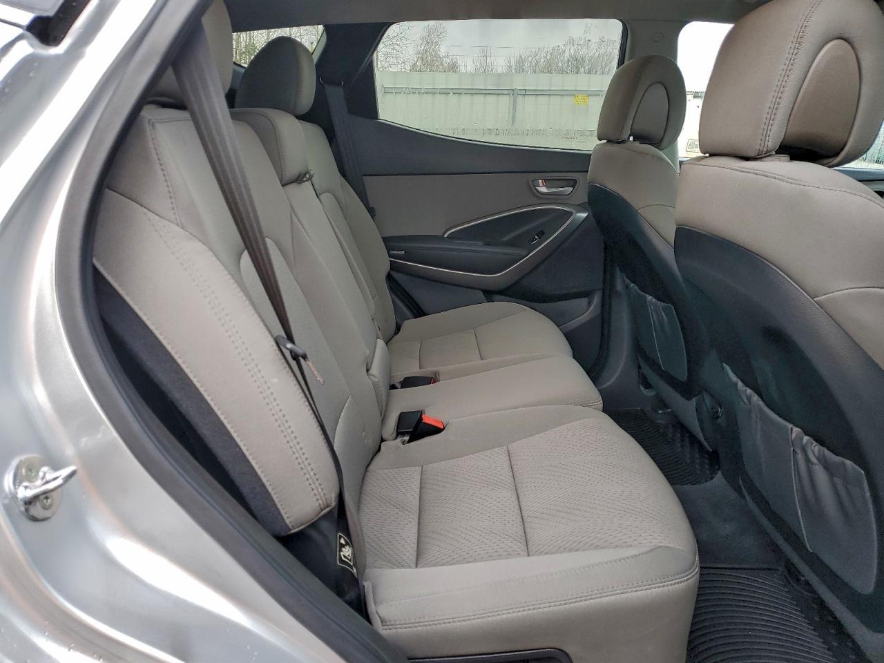 2016 Hyundai Santa Fe - zdjęcie 11