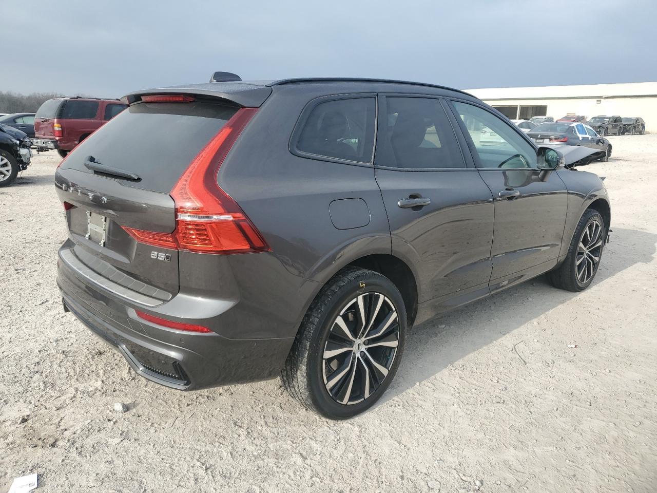 2024 Volvo XC60 - zdjęcie 3