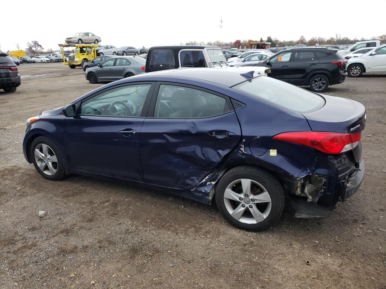 2013 Hyundai Elantra - zdjęcie 2